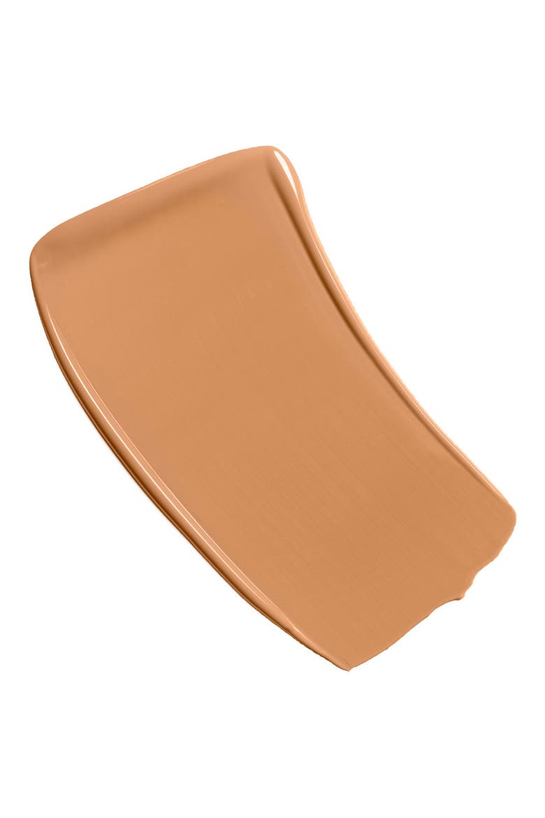 N°1 DE CHANEL REVITALIZING FOUNDATION Illuminates - Moisturizer