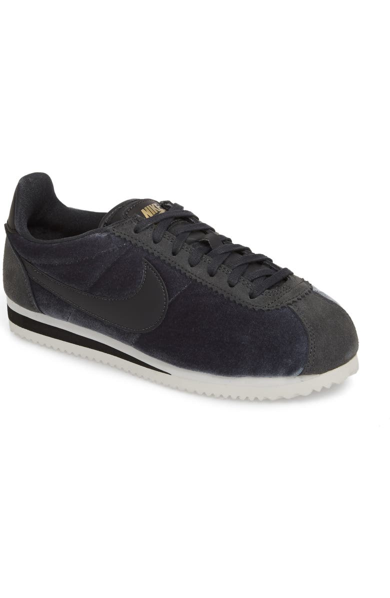 Nike Classic Cortez SE Sneaker, Main, color,