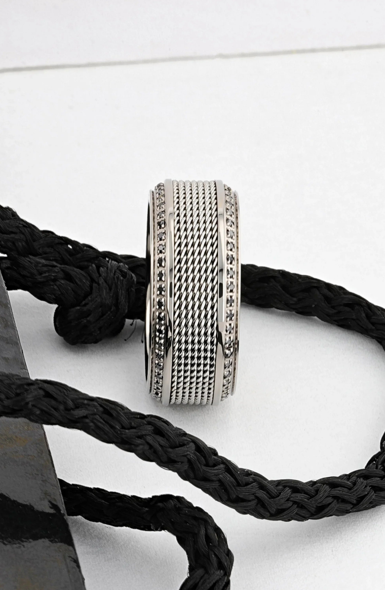 Larson Jewelers Gauntlet Steel Chain Titanium Wedding Ring, Alternate, color, Silver / Black Diamonds