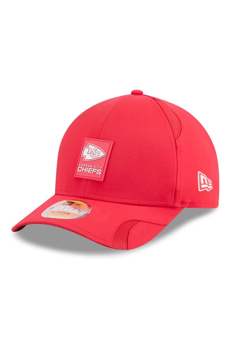 Men's New Era Red Kansas City Chiefs 2025 Sideline  M-Crown 9FORTY Adjustable Hat, Main, color, Red