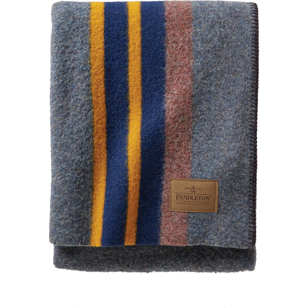 Pendleton Yakima Camp Throw In Blue
