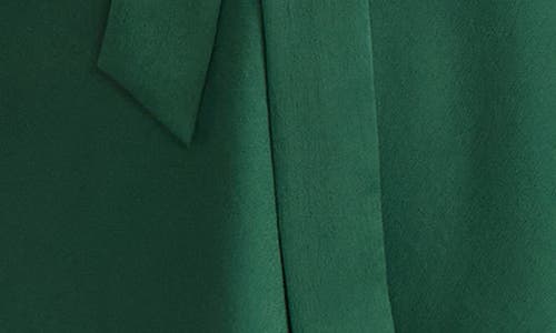 Kasper Bow Detail Sleeveless Satin Top In Green