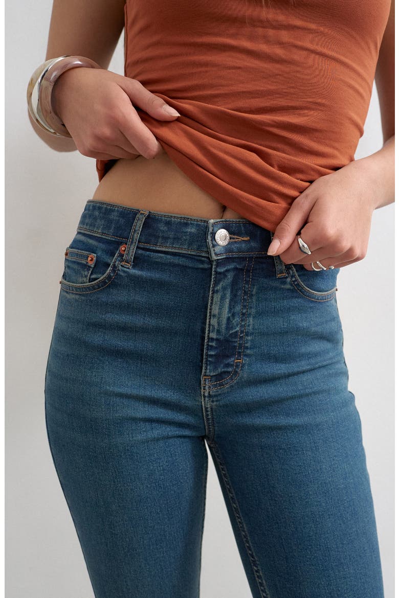 High Waist Capri Skinny Jeans, Alternate, color, MBLUE