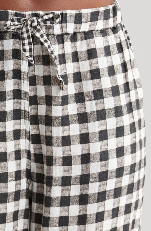 Desmond & Dempsey Long Sleeve Linen Pajamas In Multi