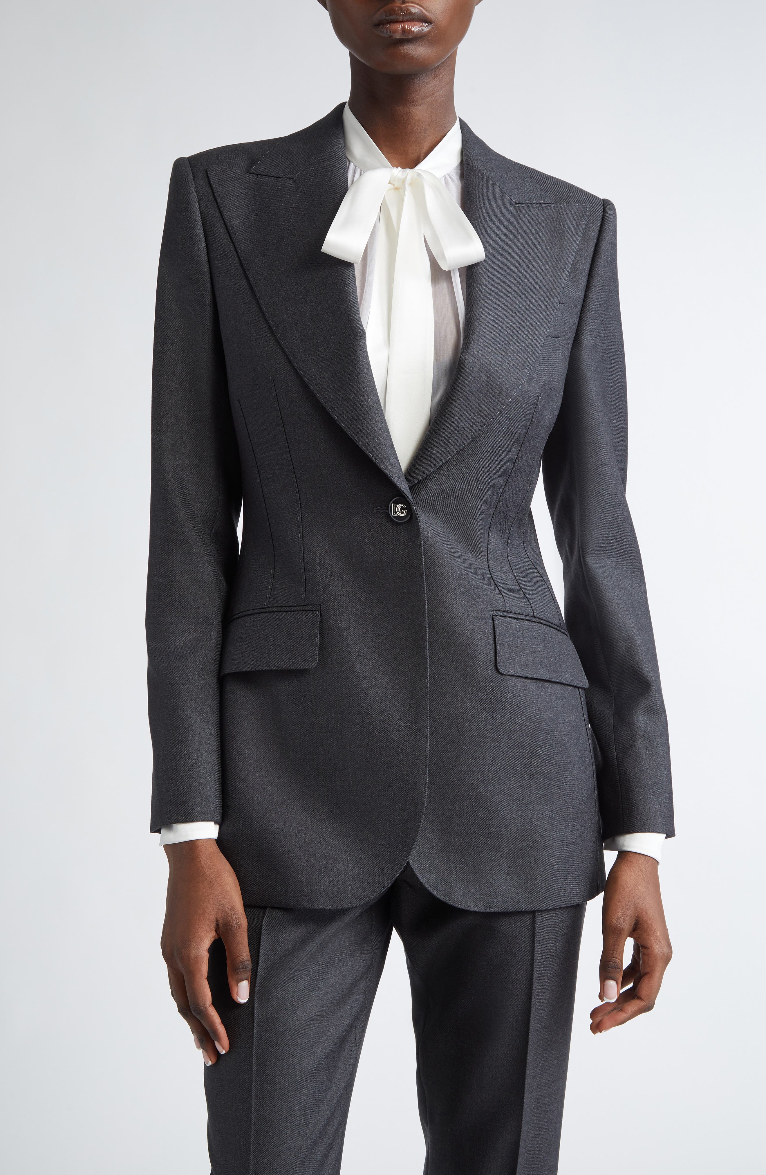 Turlington Single Breasted Virgin Wool Blazer
