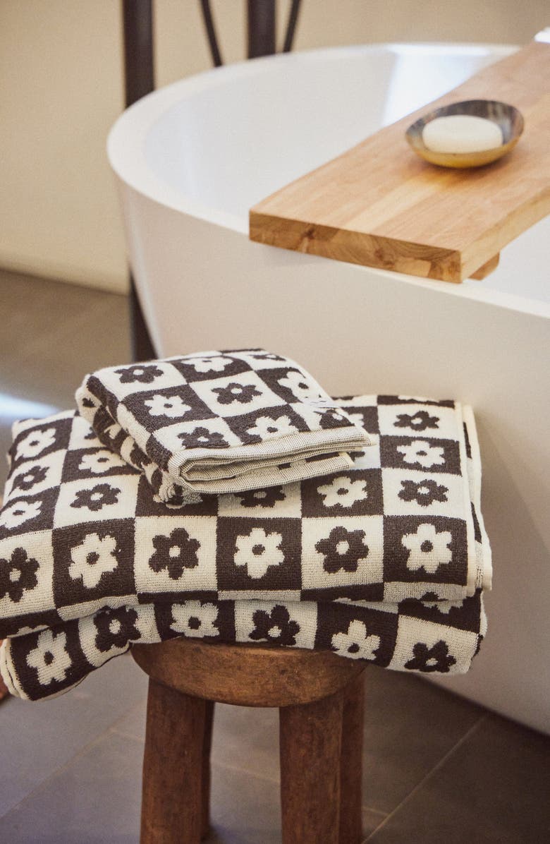 Slowtide Gigi Floral Cotton Bath Towel, Alternate, color, Black