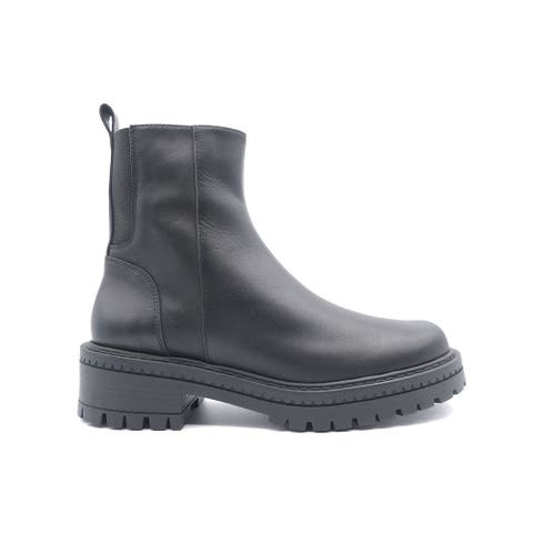 The 9-5-9 Chelsea Boot