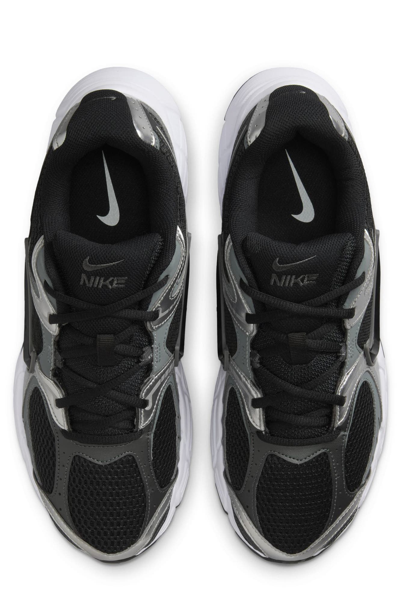 Nike V5 RNR Sneaker, Alternate, color, 004 Black/Black