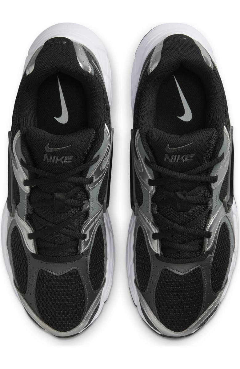 Nike V5 RNR Sneaker, Alternate, color, 004 Black/Black
