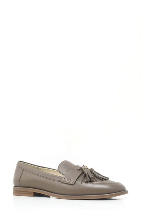 Lyra Tassel Loafer (Women)
