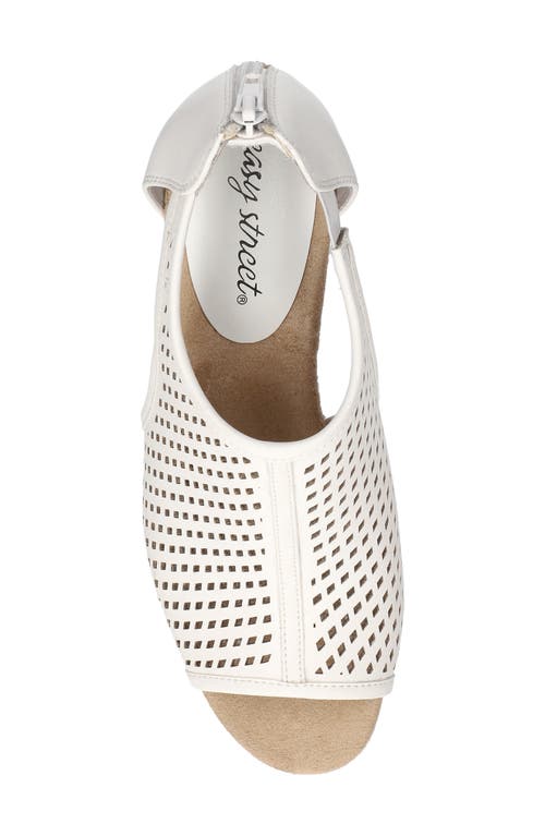 EASY STREET EASY STREET AMIRA LASER CUT PUMP