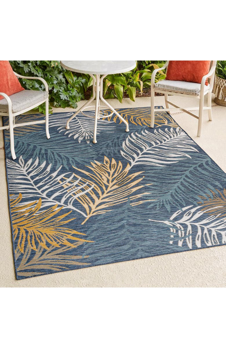 JONATHAN Y Calypso Coastal Casual Palm Frond Reversible Machine-Washable Indoor/Outdoor Area Rug, Alternate, color, Cream/Navy