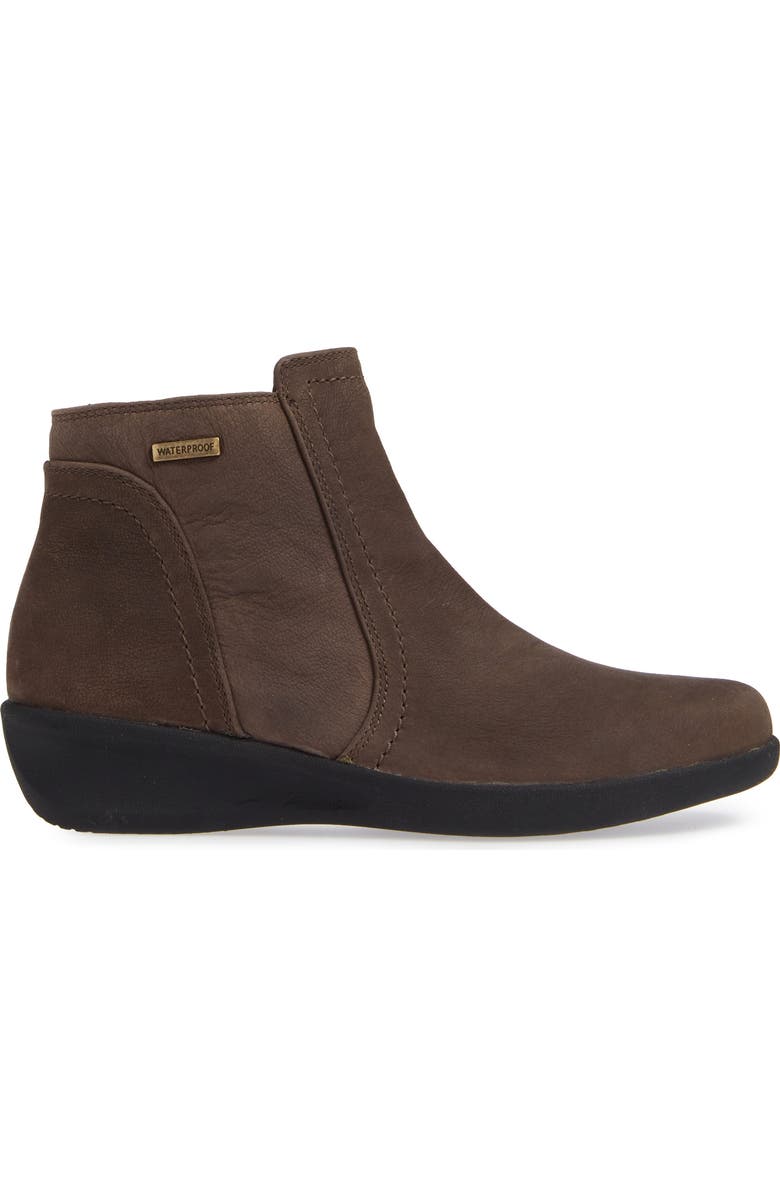 Aravon Fairlee Wedge Bootie, Alternate, color,