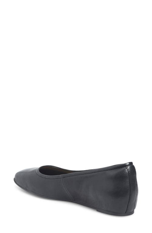 Söfft Poppy Square Toe Flat In Black