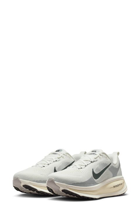 Vomero 18 Running Shoe (Women)