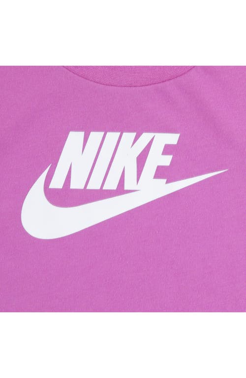 Nike Club Graphic T-shirt & Shorts Set