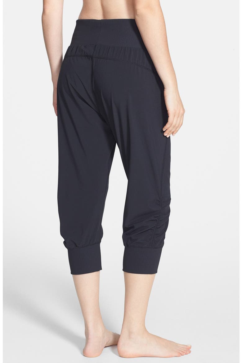 'Inspire' Capris, Alternate, color, BLACK