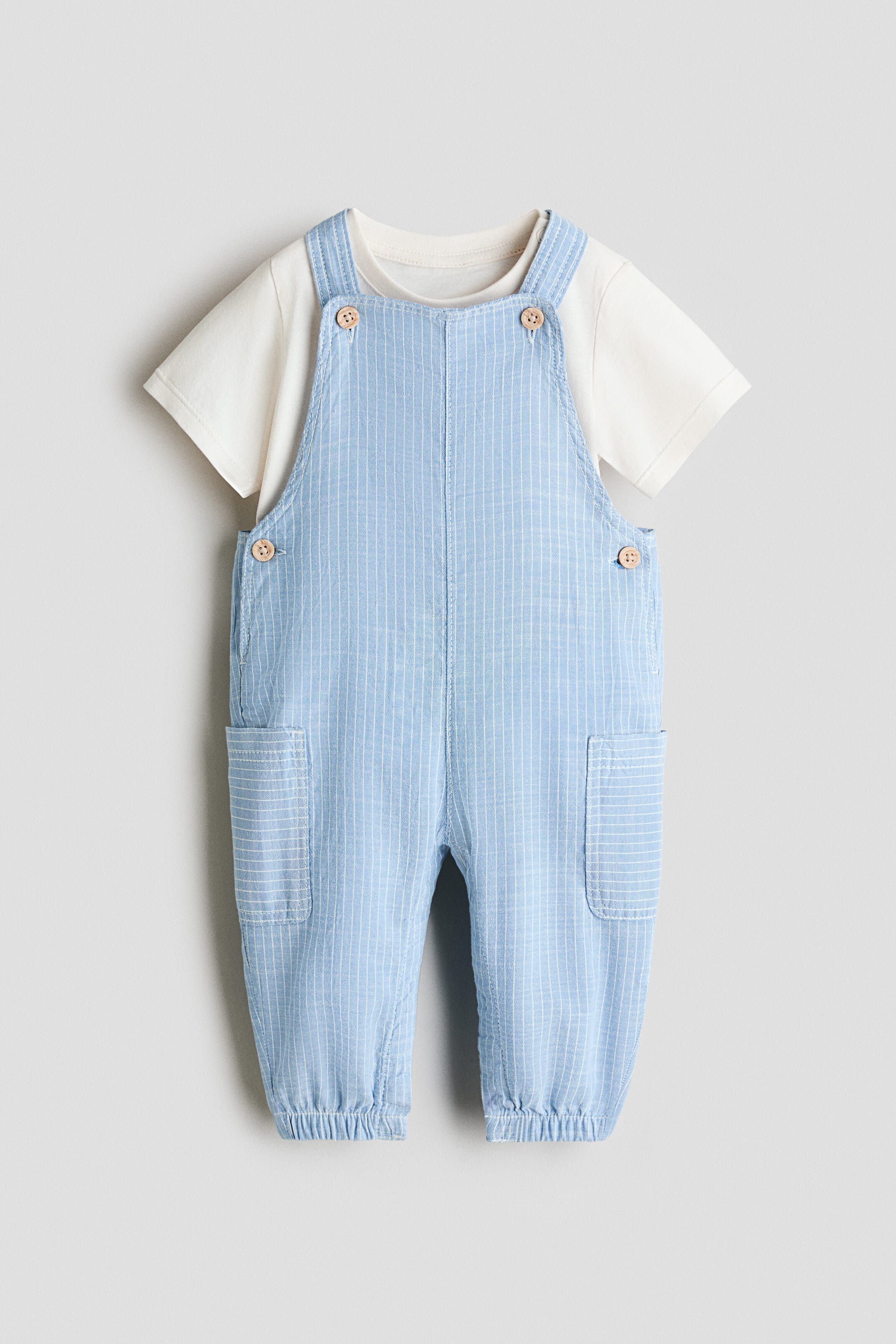 selected Light blue/cream