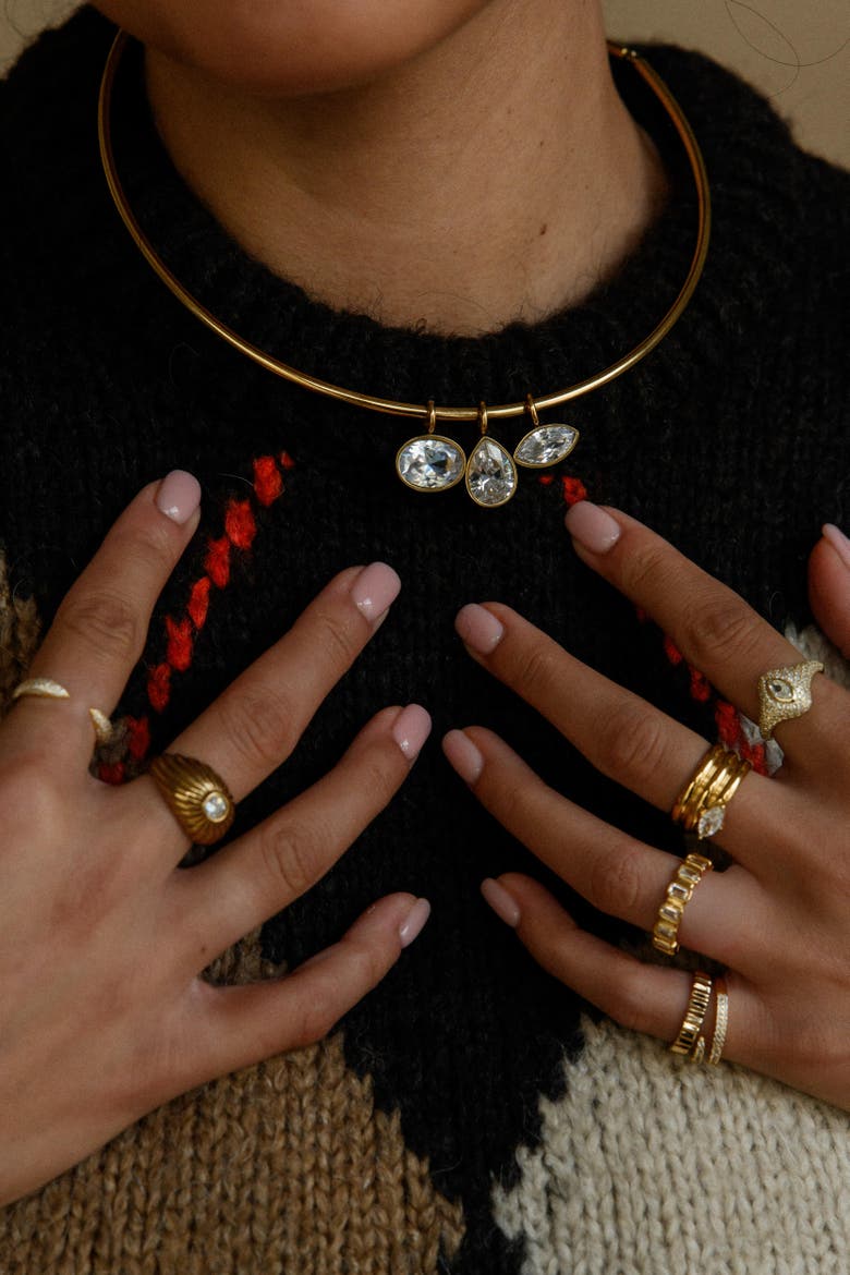 Frankie Pendant, Alternate, color, Oval