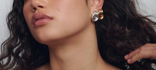 Heaven Mayhem Baby Knot Earrings In Gold