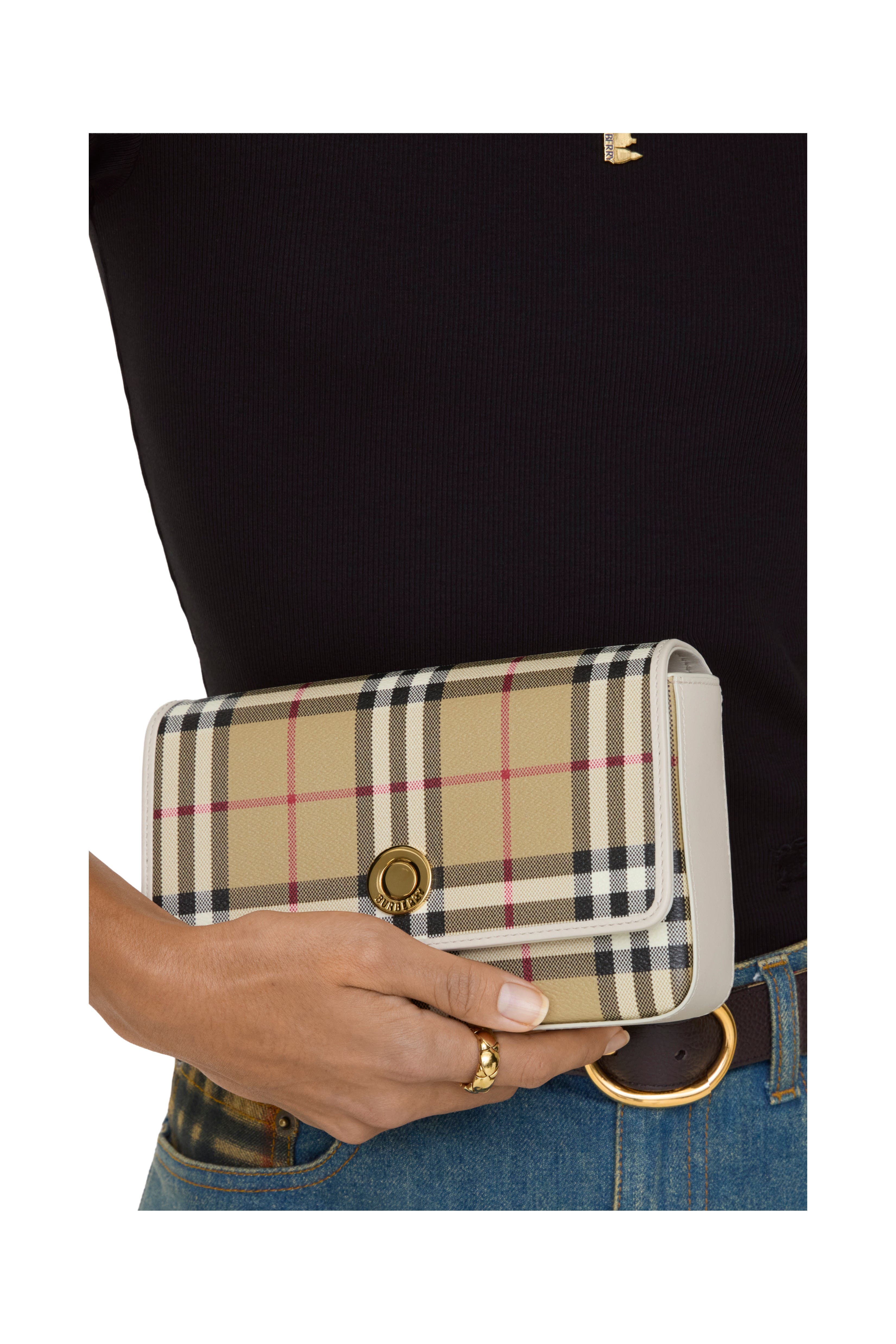 Burberry Hampshire Bag, Alternate, color, Archive Beige/Soap Beige