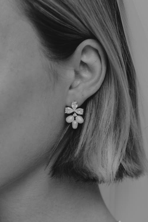 Untamed Petals Windsor Pearl Drop Earrings In Silver