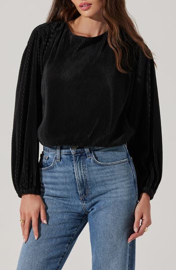 Astr The Label Plissé Tie Back Top In Black