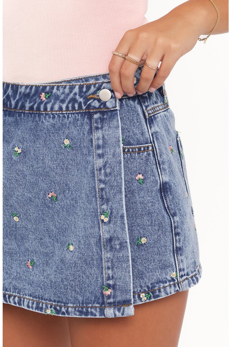 Evanna Floral Embroidered Denim Wrap Miniskort, Alternate, color, EMBROIDERY MEDIUM WASH