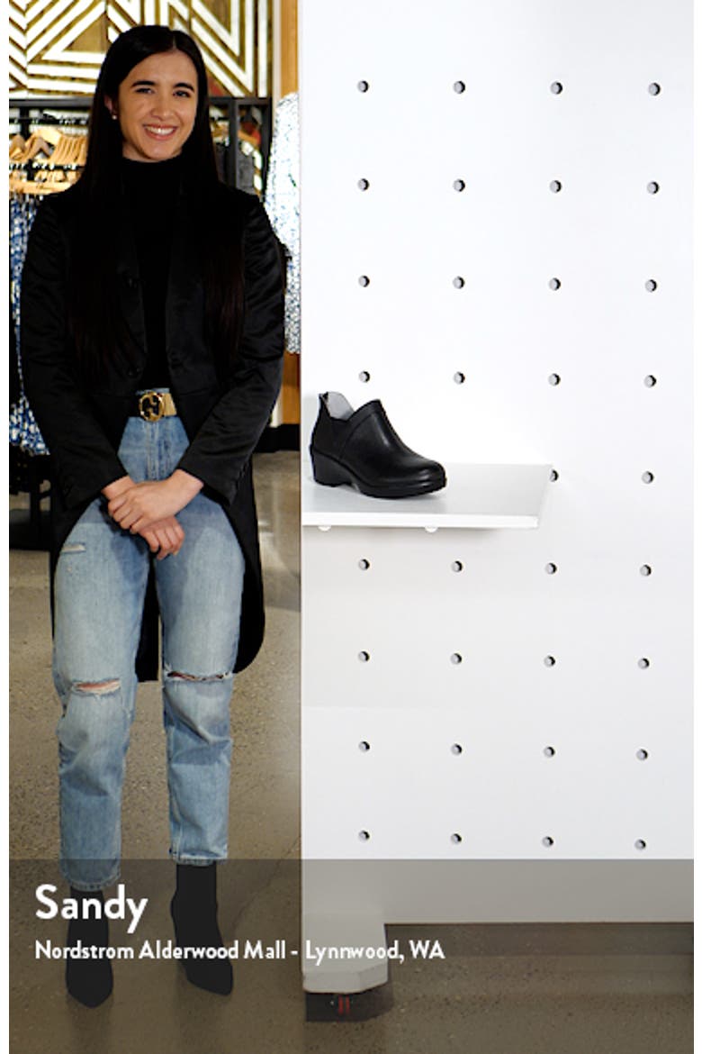 Alegria Natalee Chelsea Boot video