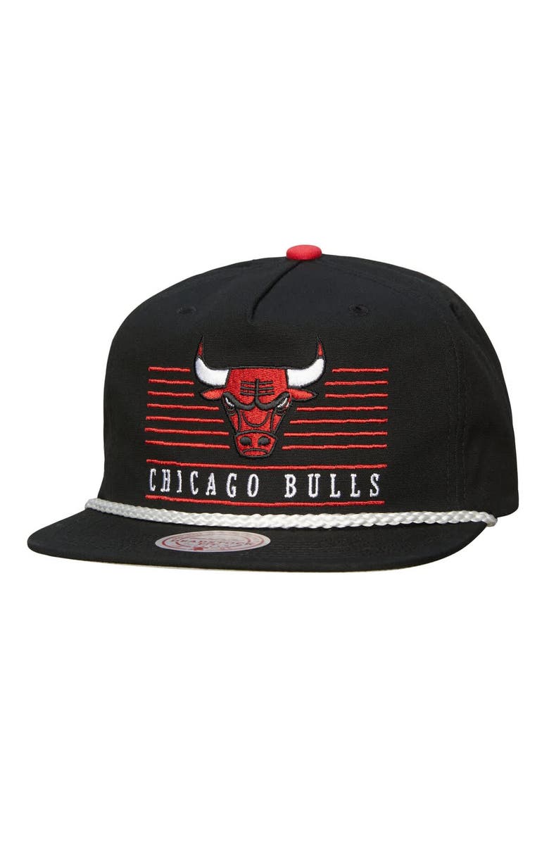 Mitchell & Ness Men's Mitchell & Ness Black Chicago Bulls Ascend Deadstock Snapback Hat, Main, color, Black