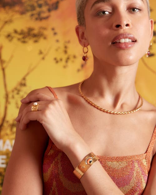 Ottoman Hands Della Pearl Band Ring In Gold