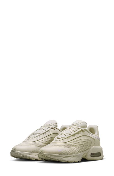 Air Max Fire Sneaker
