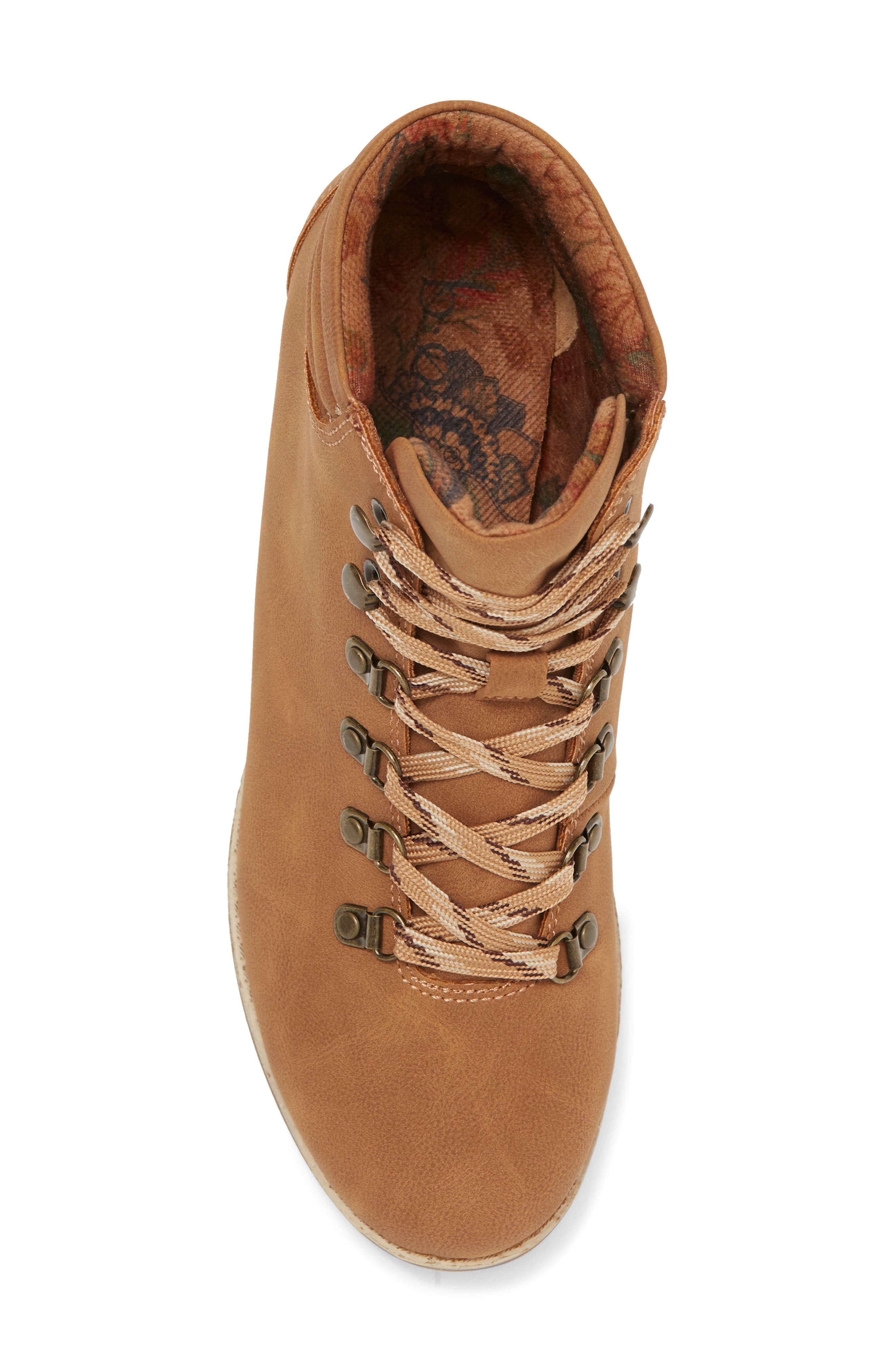 Børn Born Carson Bootie, Alternate, color, Tan Nubuck