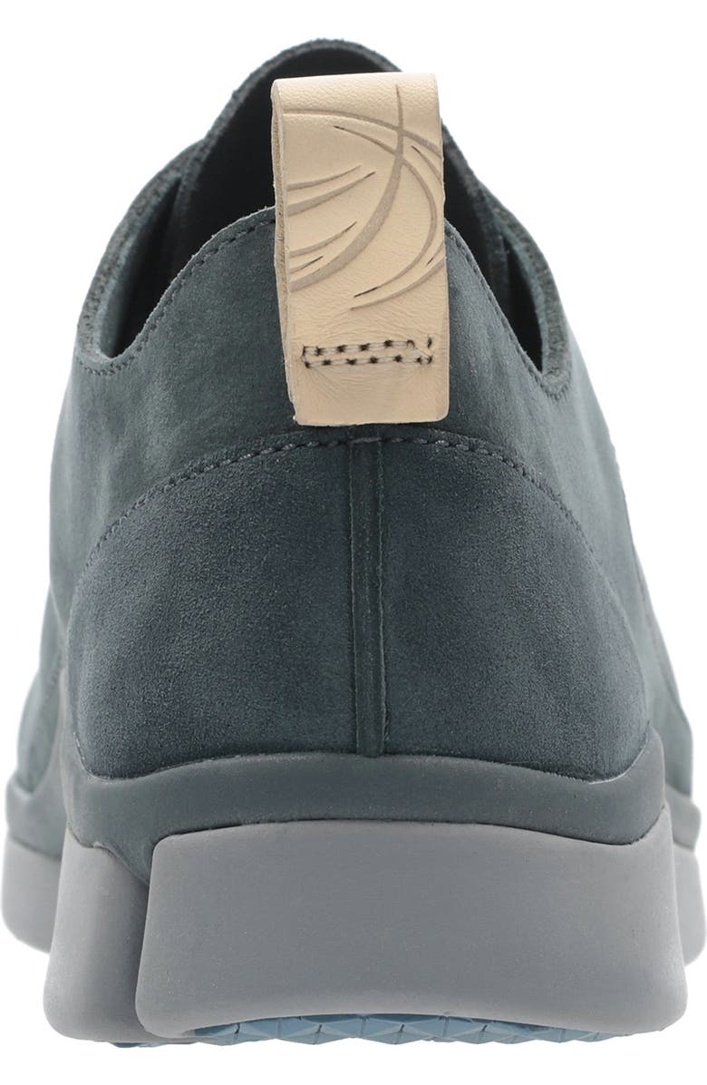 Clarks<sup>®</sup> Tri Turn Sneaker, Alternate, color,