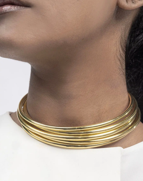 Adele Dejak Mot Choker In Gold