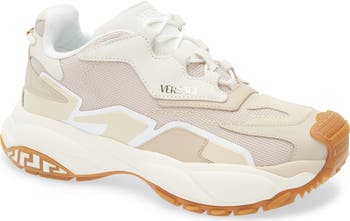 Low Top Sneaker