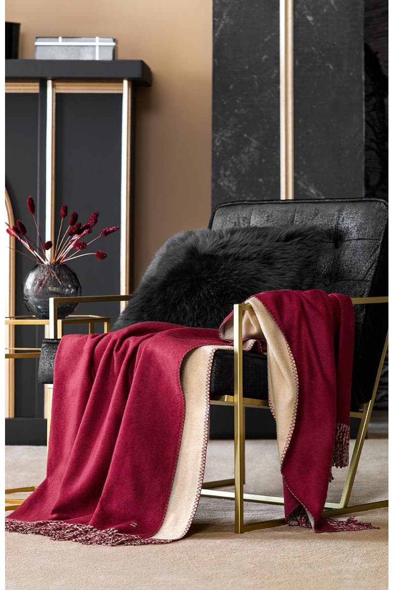 Marinetti throw, Alternate, color, Red