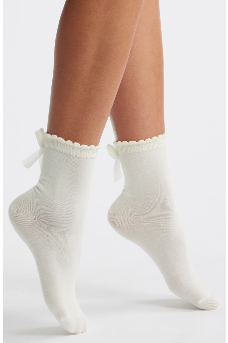 Lila Bow Quarter Socks, Main, color, WHITE
