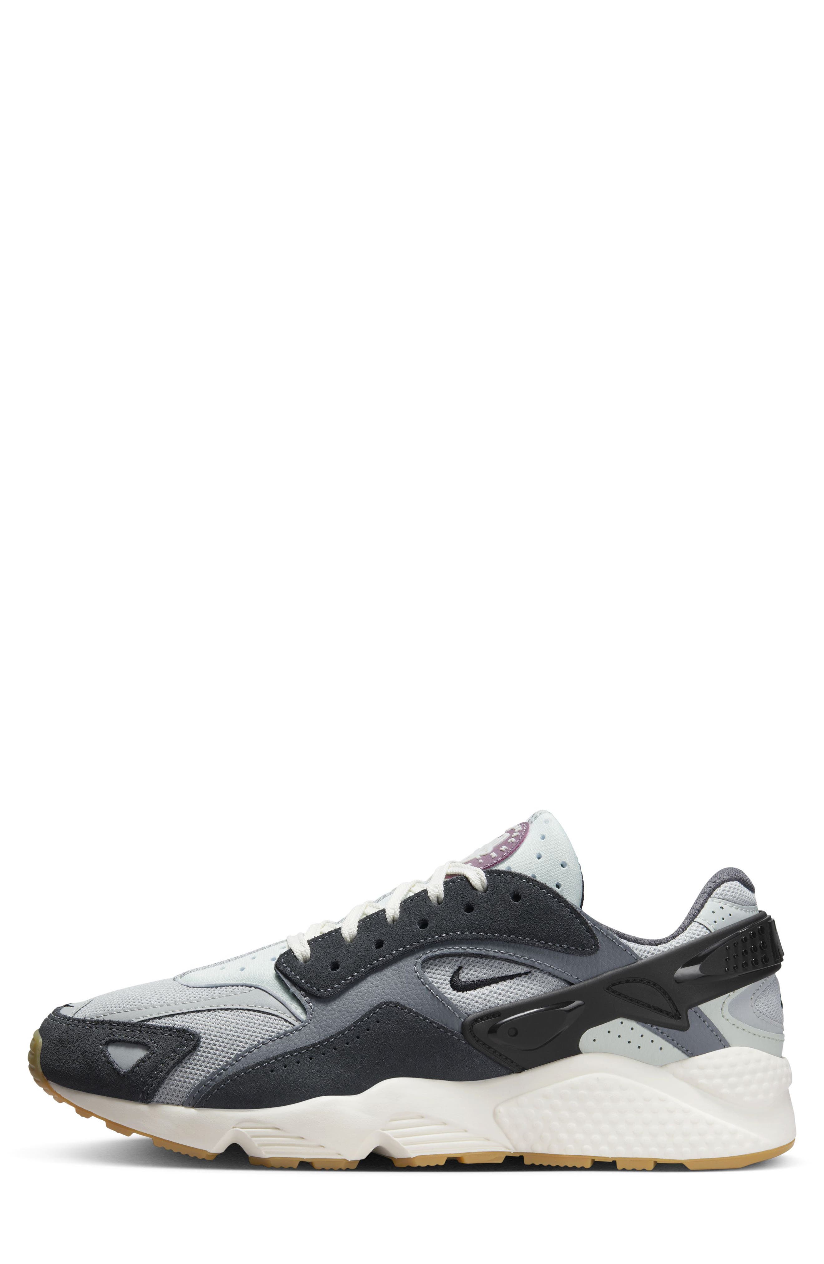 Nike Air Huarache Sneaker, Alternate, color, 