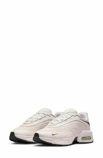 Air Max Fire Sneaker