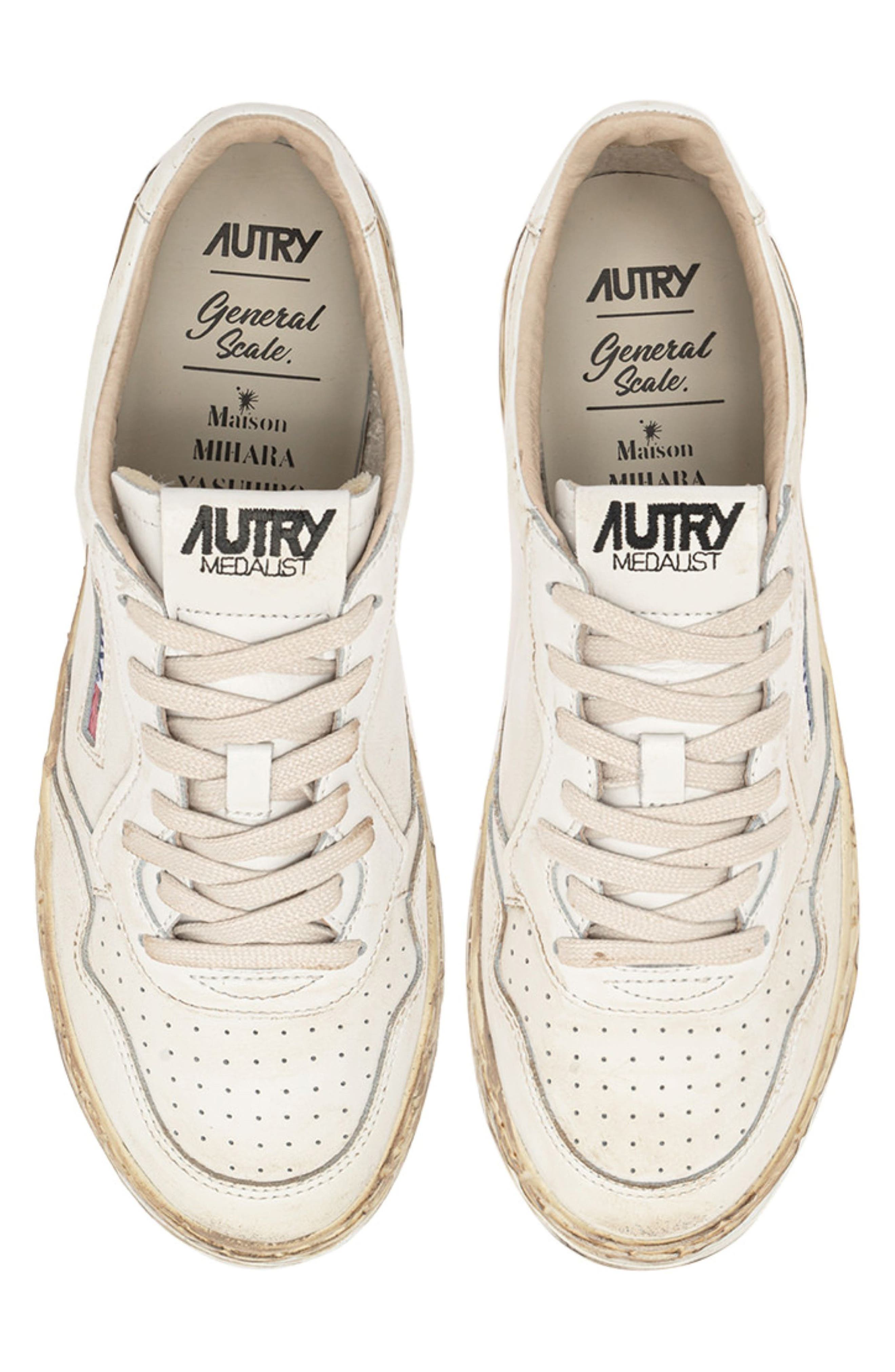AUTRY Medalist Super Vintage Low Sneaker, Alternate, color, White