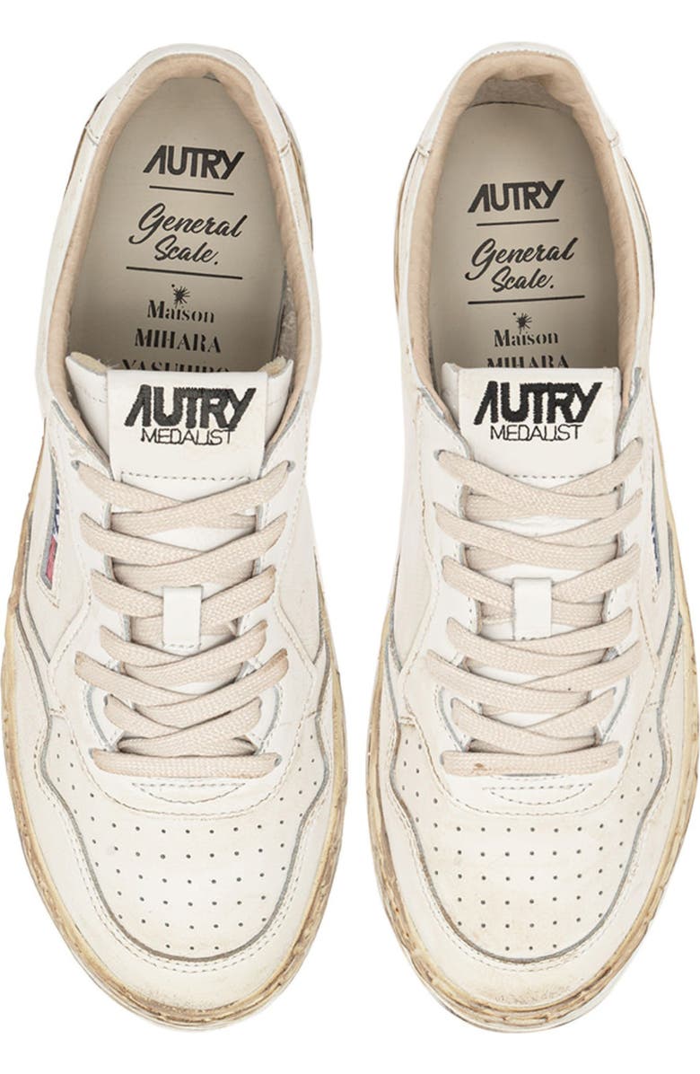 AUTRY Medalist Super Vintage Low Sneaker, Alternate, color, White