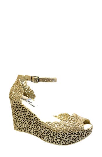 Lady Couture Fun Wedge Sandal In Champagne