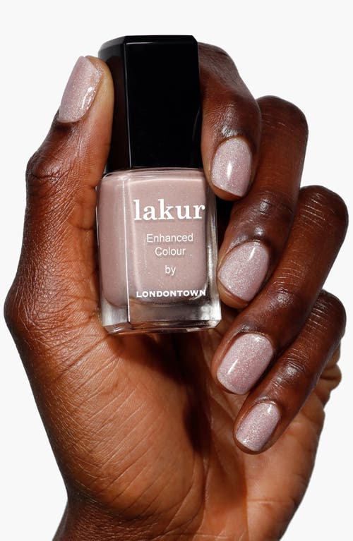 Londontown Nail Color In Champagne In Bed