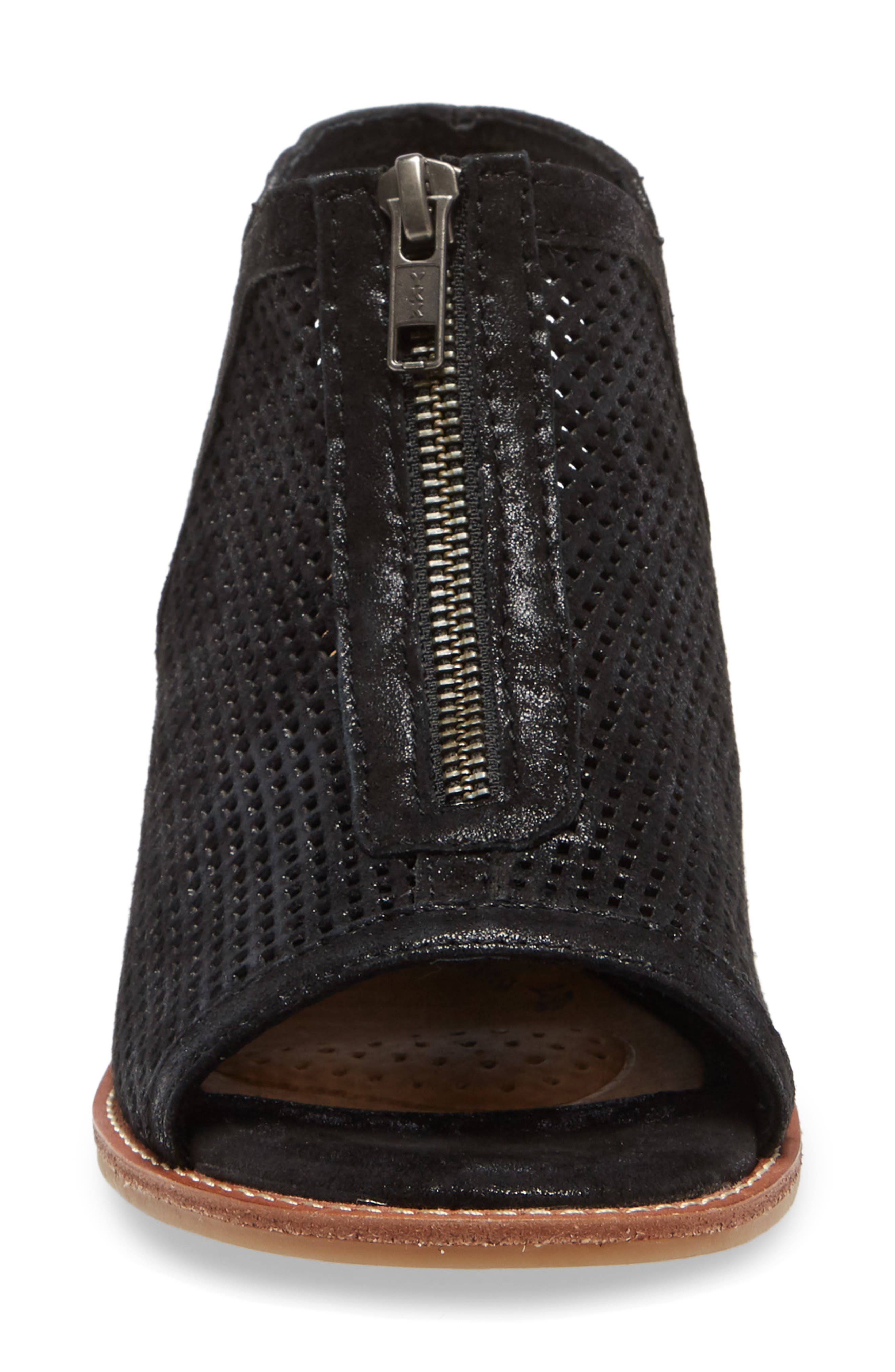 Söfft Nalda Sandal, Alternate, color, 