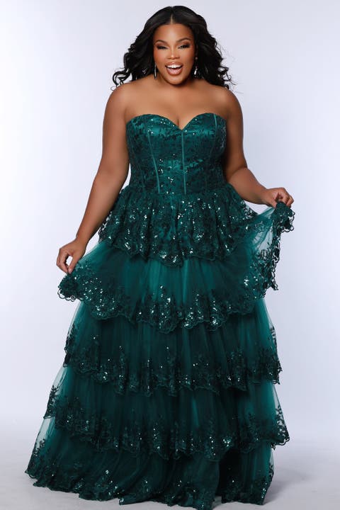 Sweetheart Neckline Tiered Plus Size A-Line Gown