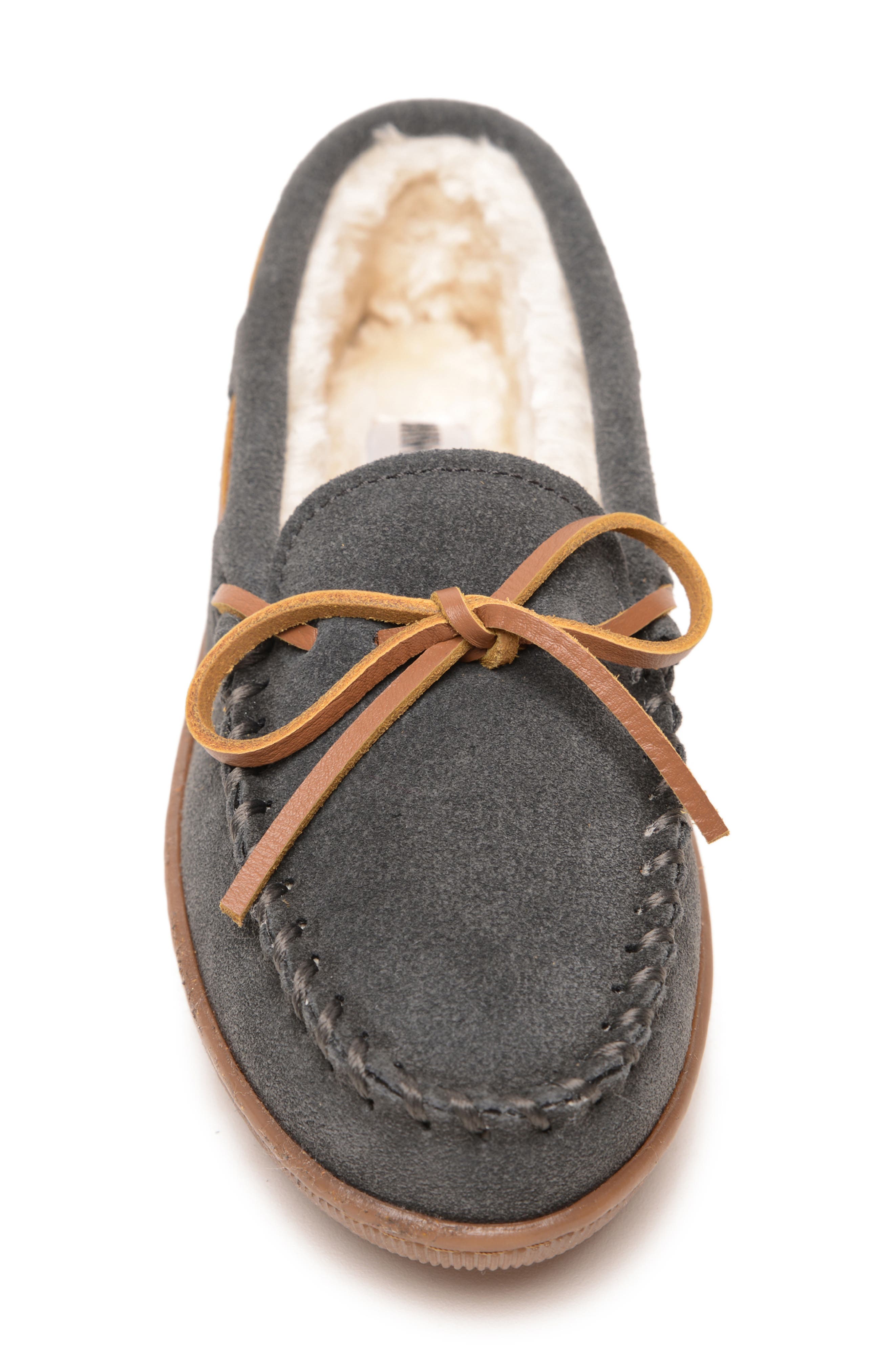 Minnetonka Driving Shoe, Alternate, color, Charcoal