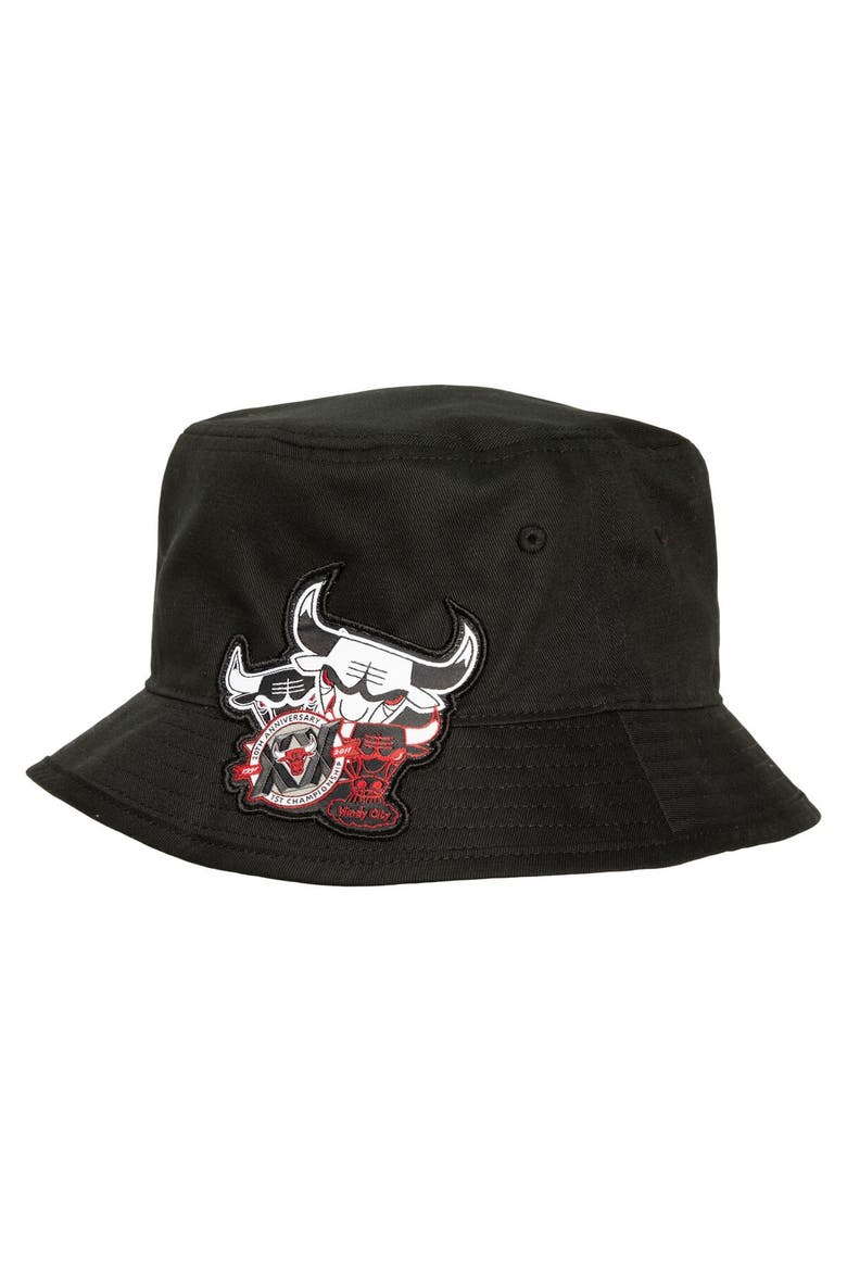 Men's Mitchell & Ness Black Chicago Bulls 20th Anniversary Bucket Hat, Main, color, Black