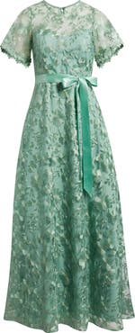 Tahari ASL Floral Embroidery Short Sleeve Gown