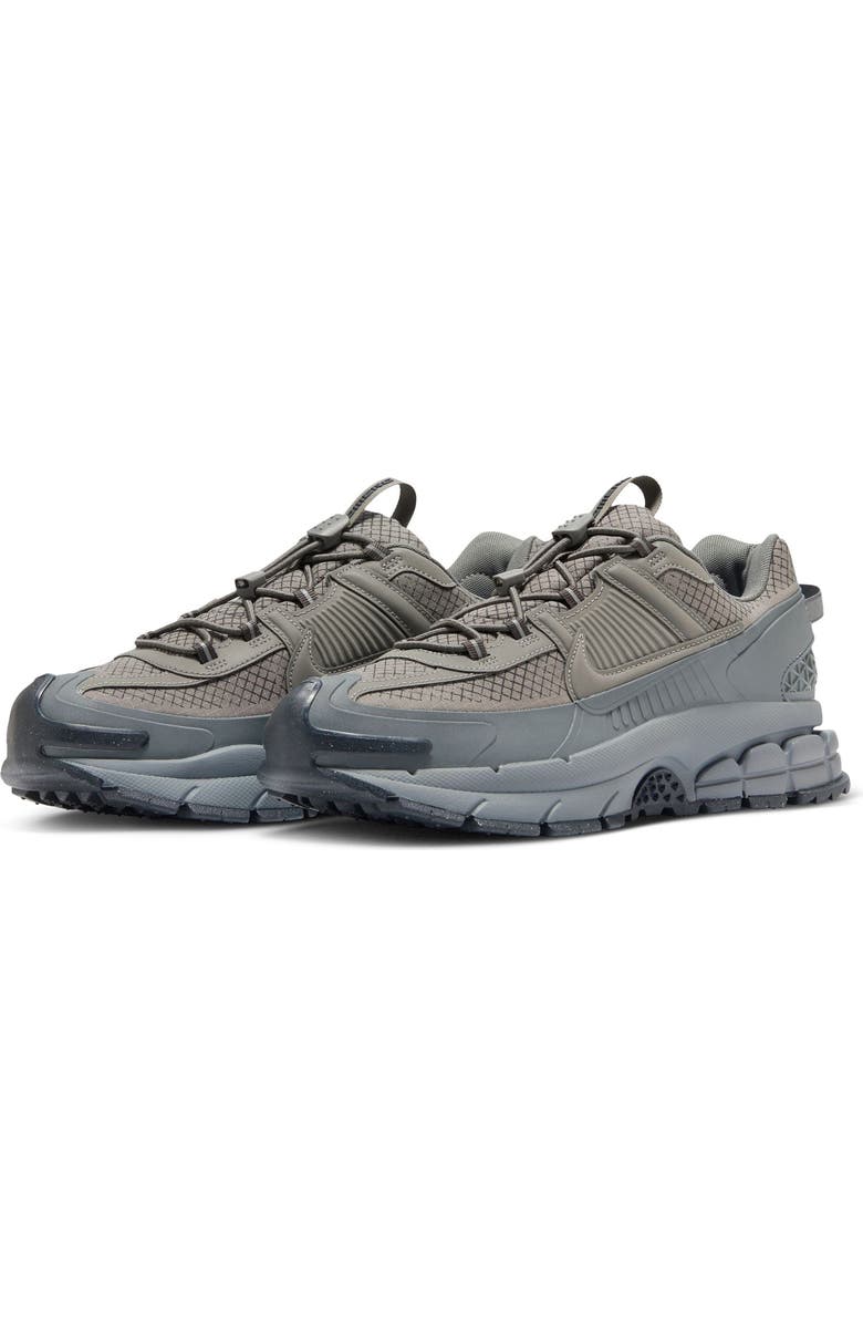 Nike Zoom Vomero Roam Winterized Sneaker, Main, color, Pewter/ Cool Grey